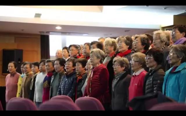 这支平均年龄74岁的清华校友合唱团回家，感动了多少清华人