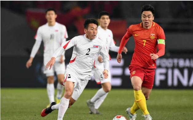 朝鲜足球运动员挖煤(赵旭日和赵宇豪简直就是玷污眼睛 传球不准停球不稳频繁失误坑人)