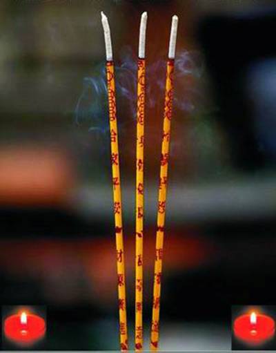 故事:东北保家灰太爷,冰花窗下结了缘,问香灵验,可惜如今走了