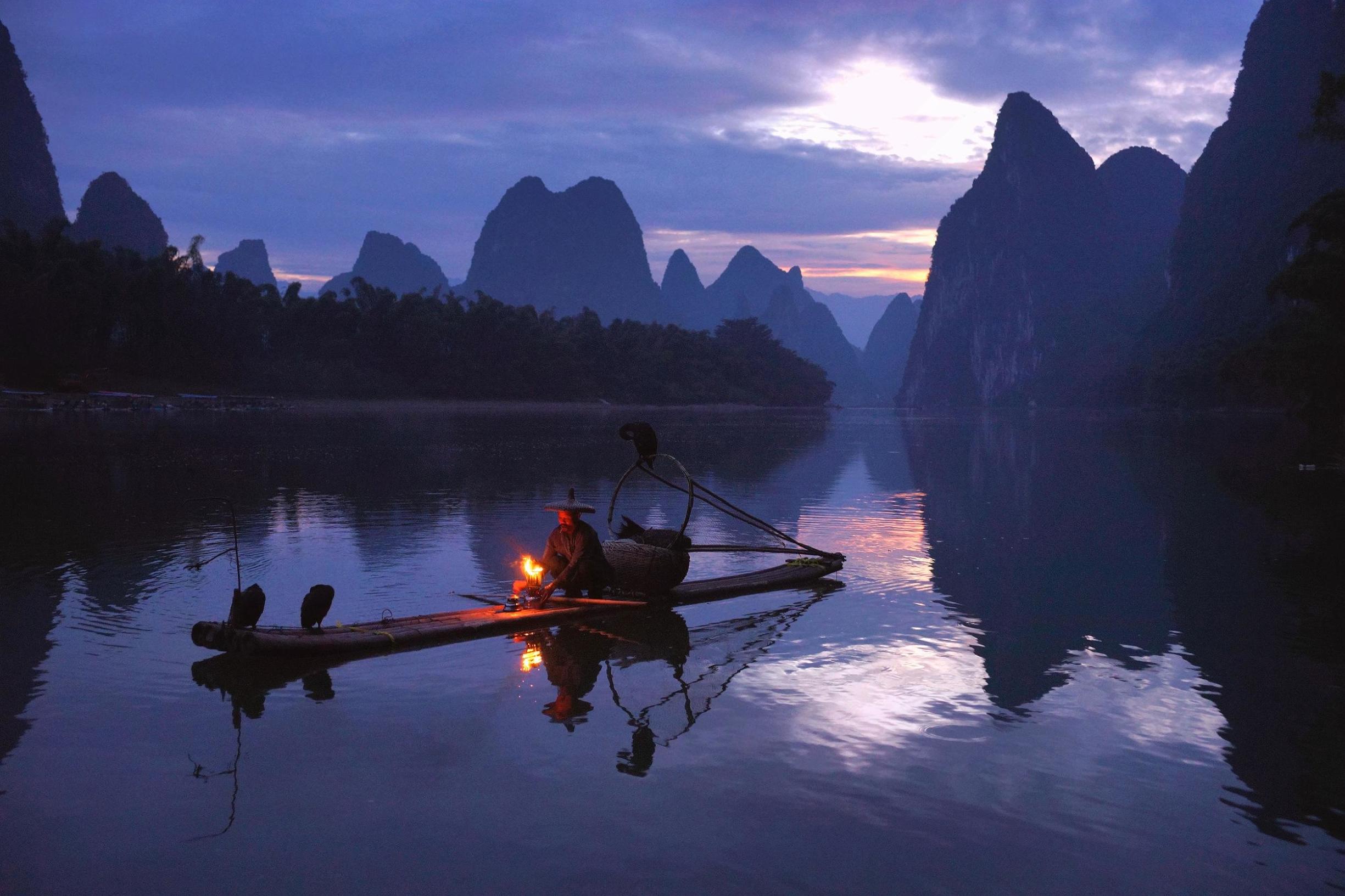 一壶酒一叶舟一人独钓一江秋是什么意思一人独钓一江秋