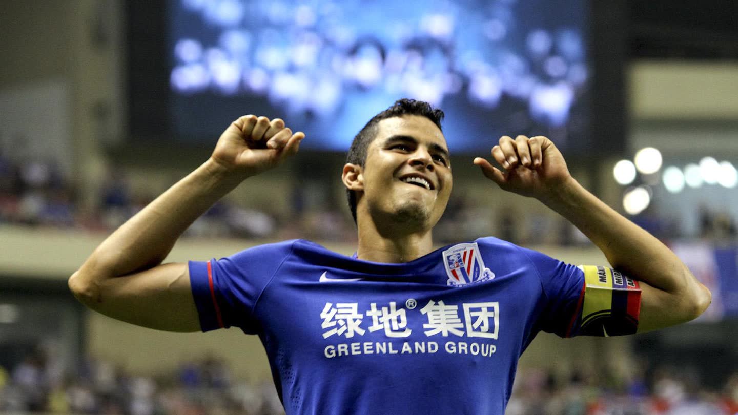 申花垫工资圆莫雷诺世界杯梦 双线作战或全面崩盘)