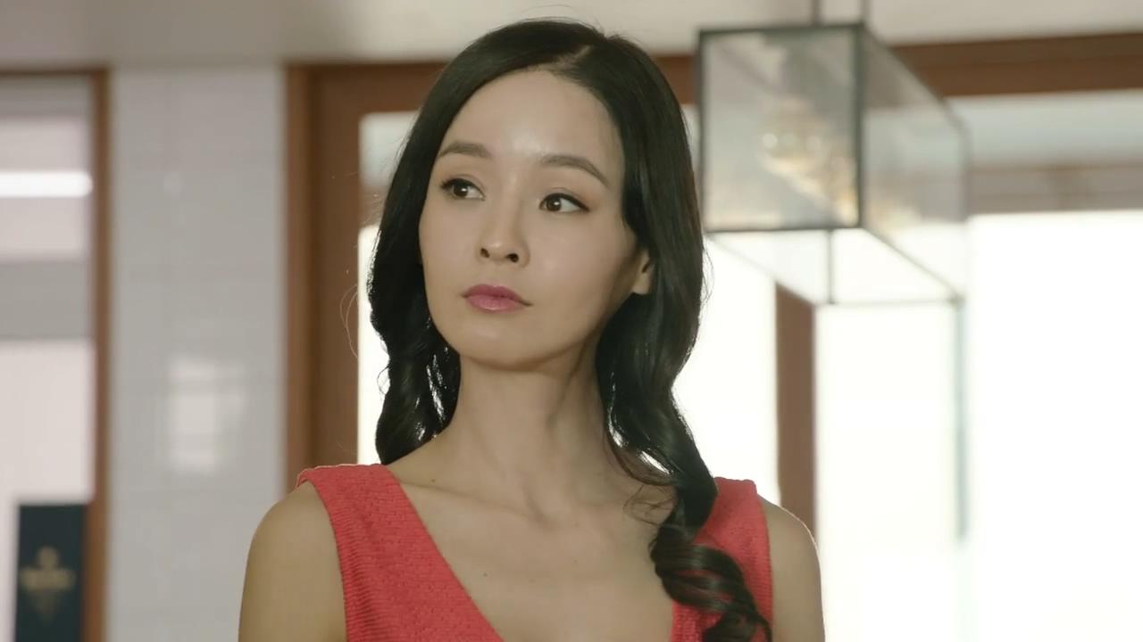 韩国电影《新建文件夹2》中的女性服饰搭配启示
