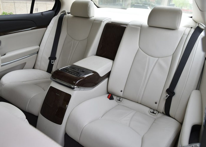别再瞧不起国产车,这三款国产四座轿车后座豪华一点不输奔驰宝马