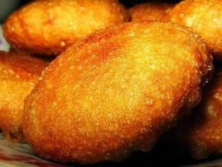 不会流动的烫面糖油糕，浓浓的芝麻香，越吃越爱吃，根本停不下来