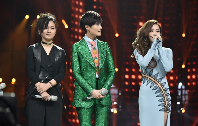 2005-2006跨年演唱会过后,李宇春周笔畅张靓颖各自奔向了自己的前途