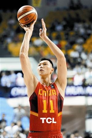 阿联为什么没能在nba立足(易建联为何无法立足NBA，不是实力差对抗弱 而是因为此事)