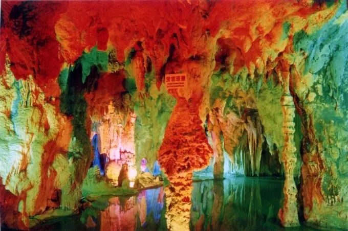 广东唯一的溶洞温泉,你泡过吗?深圳出发3小时即到!