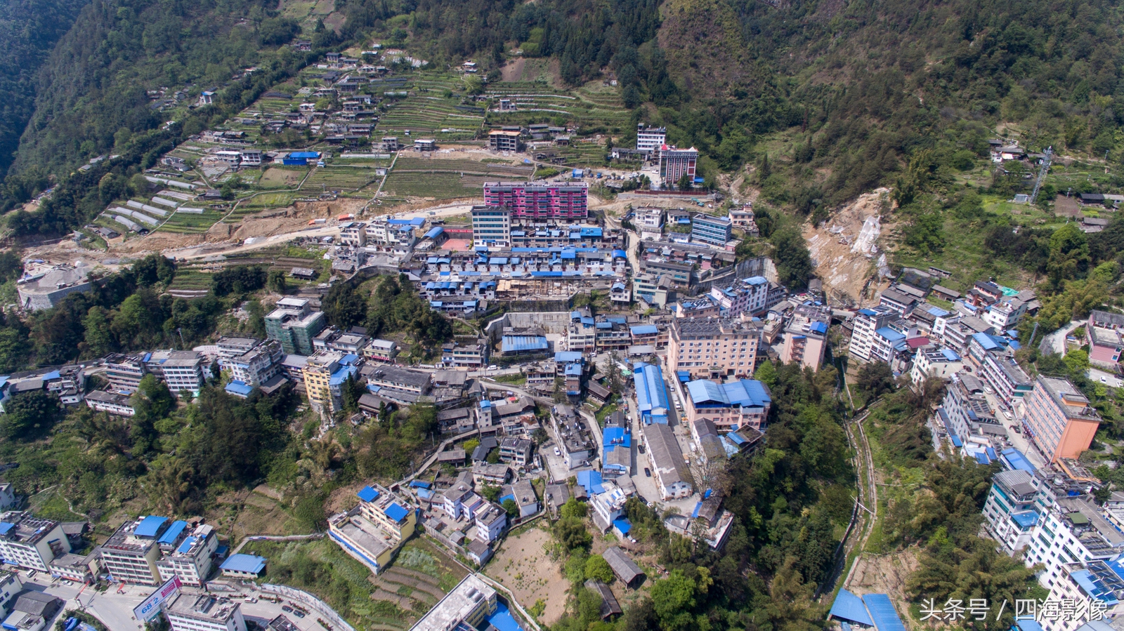 航拍云南十佳县城之一-"三江明珠"怒江州贡山独龙族怒族自治县