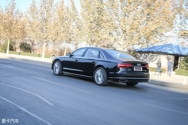 测试2017款奥迪a8l 50 tfsi