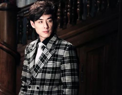 男扮女装只服咱哈尔滨演员刘欢！