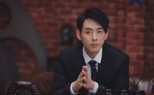 男扮女装只服咱哈尔滨演员刘欢！