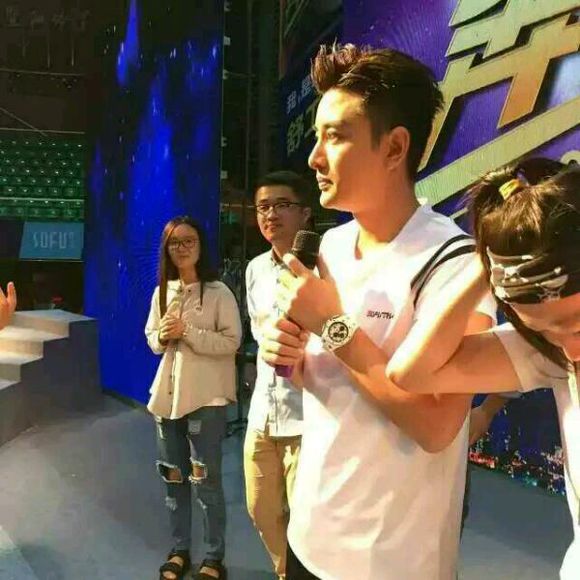 贾乃亮与李小璐各自的大学时代对比