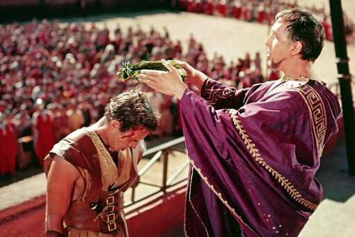 《宾虚》剧照故事起于主历二十六年,骄横的罗马军队以胜利者的姿态