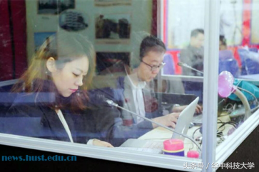 他们，用“世界语言”讲述“中国故事”——记华中大外国语学院