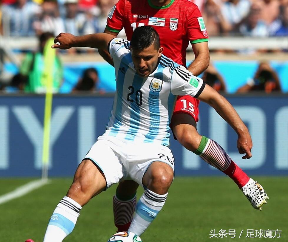 足球运动员的小腿(盘点足坛十大粗腿:c罗仅第8,1人更胜卡洛斯)_十大足