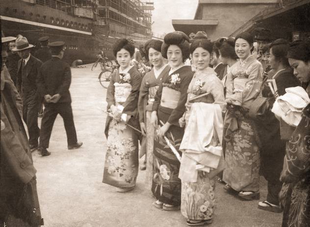 清末，大量日本女人涌入中国，谋生手段很难为情，让日本无比尴尬