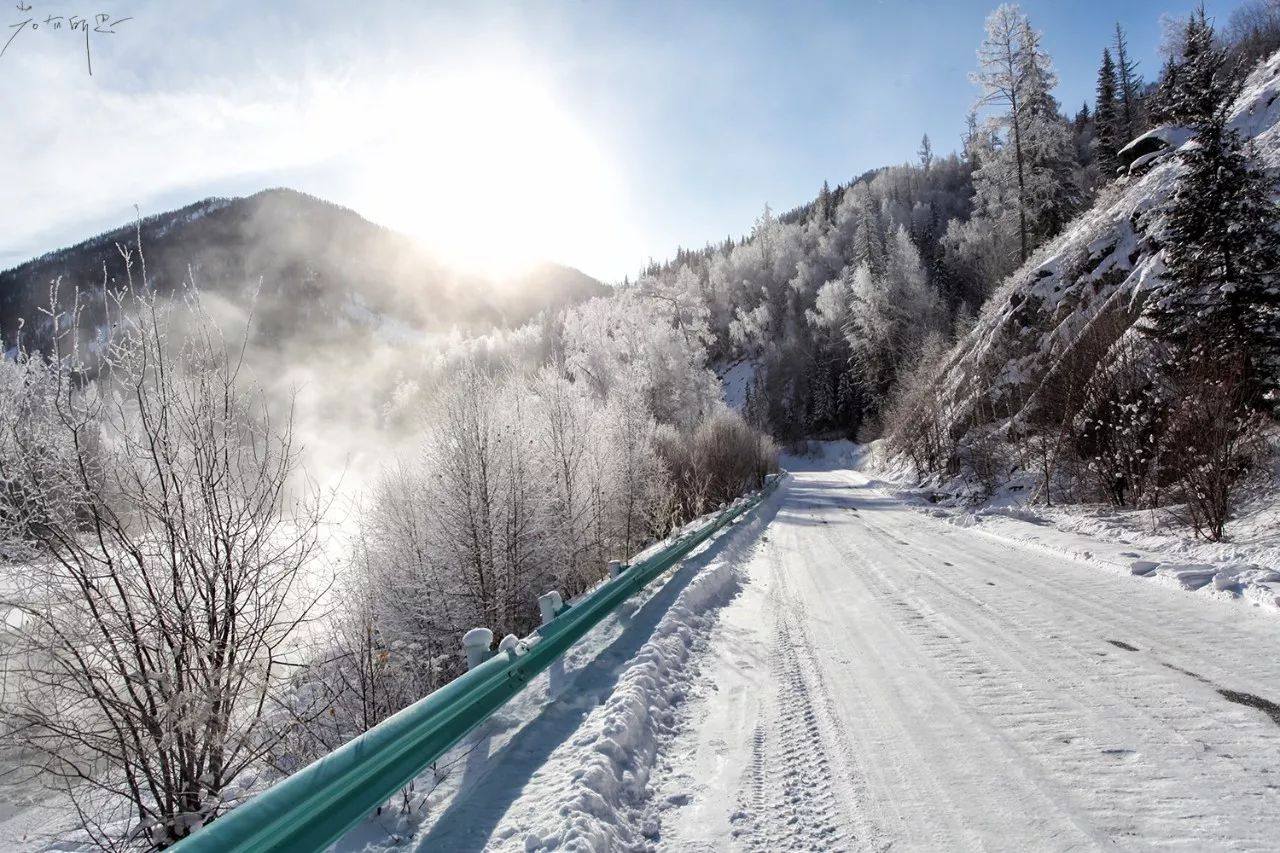 雪地足球比赛美篇(人间仙境喀纳斯，极少数人能看到的冬日雪景，美爆了！)