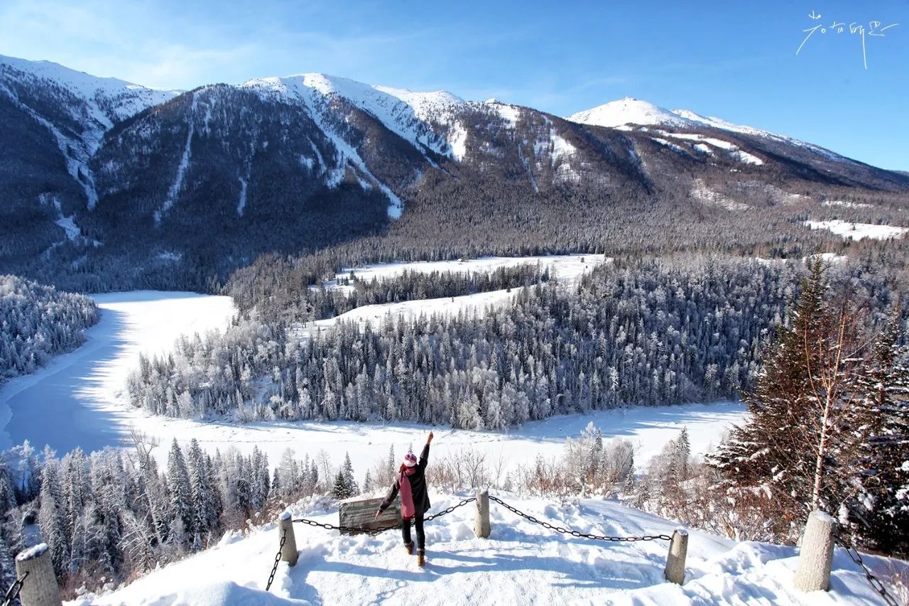 雪地足球比赛美篇(人间仙境喀纳斯，极少数人能看到的冬日雪景，美爆了！)