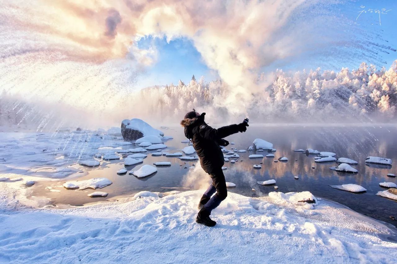 雪地足球比赛美篇(人间仙境喀纳斯，极少数人能看到的冬日雪景，美爆了！)