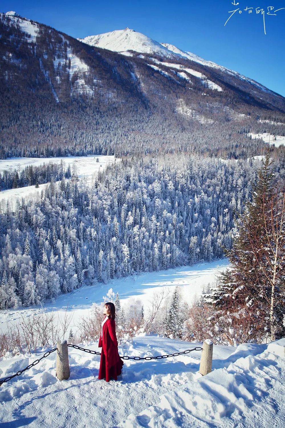 雪地足球比赛美篇(人间仙境喀纳斯，极少数人能看到的冬日雪景，美爆了！)