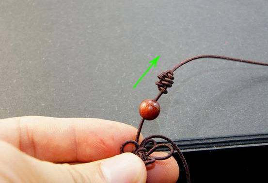 手链打结方法收尾(手串收尾必学编绳技法,弟子珠凤尾结)