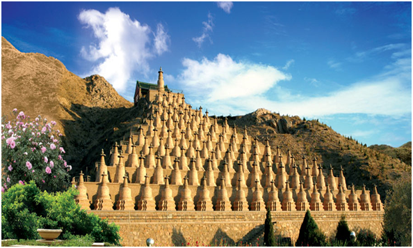 2,无量山石窟无量山石窟位于彭阳县城西北25公里的川口乡田庄村,背靠