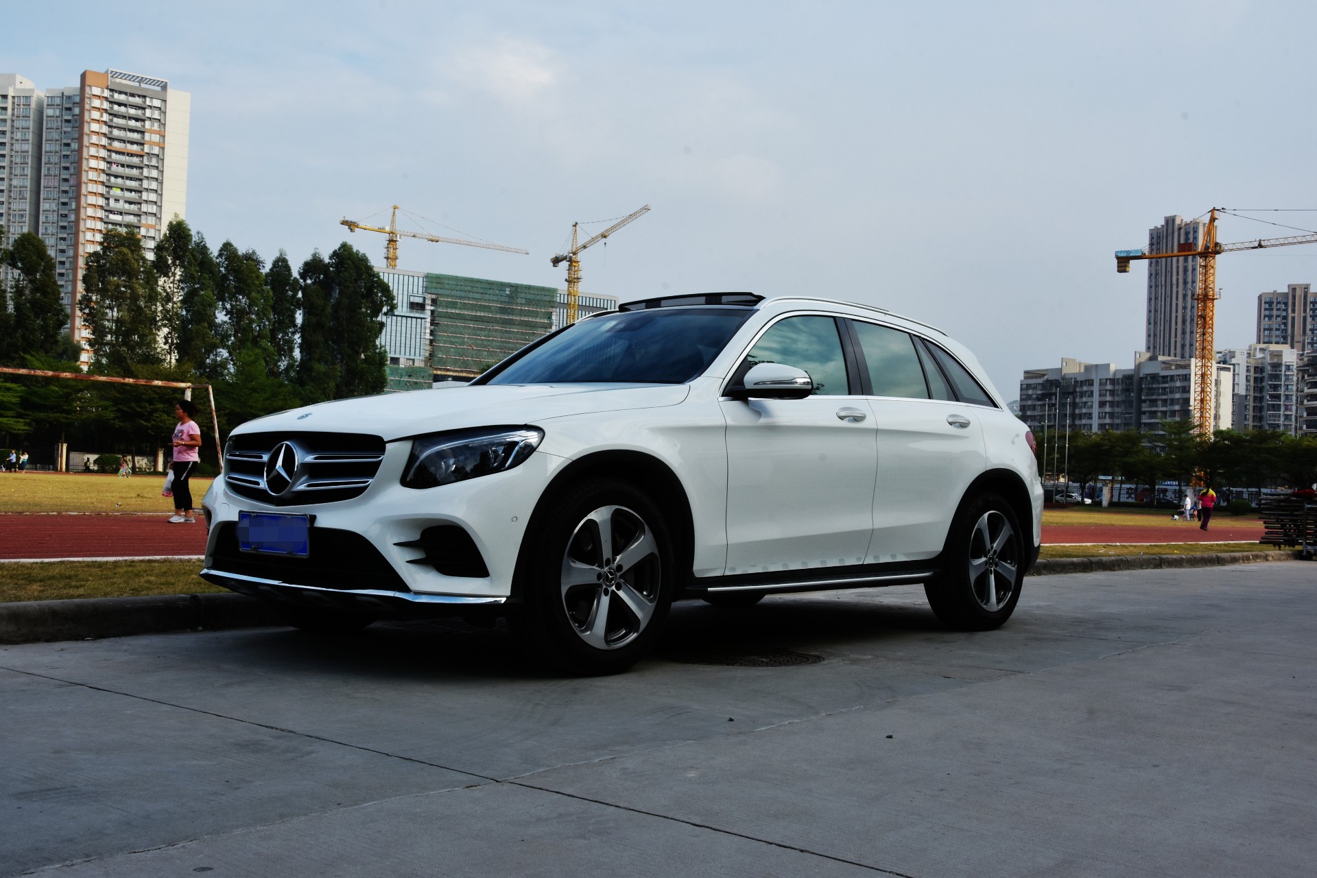 奔驰glc动感300用车感受和改装心得,车主:发现了这4个缺点!