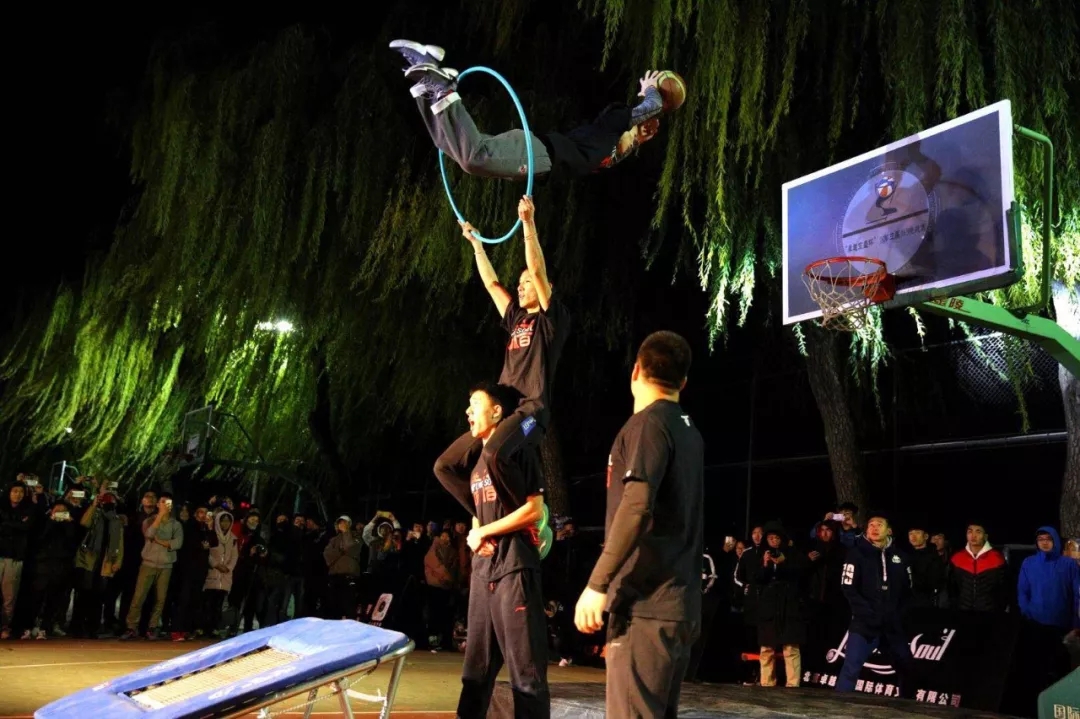 哈林球队为什么不打nba(进军中国的哈林花式篮球队，有着怎样的美国生意经？)