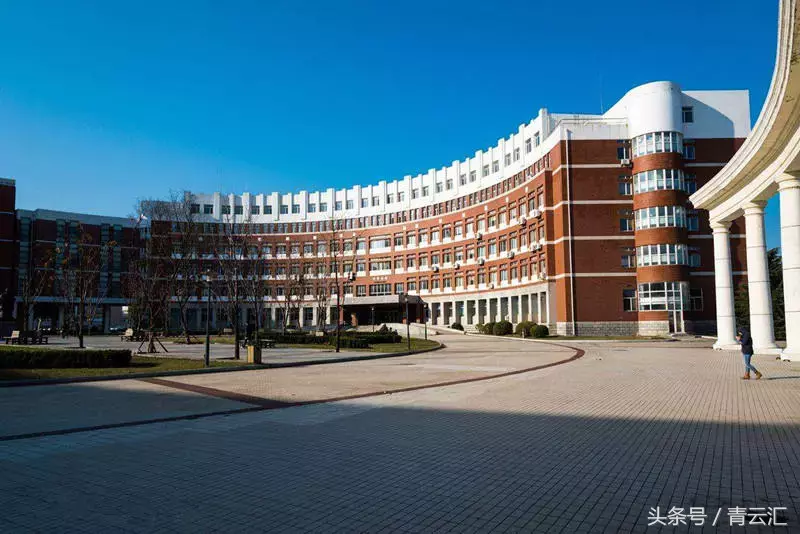 盘点影视剧最爱取景的大学，一不小心就遇明星！