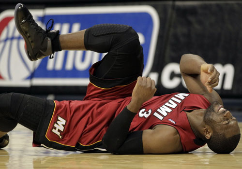 nba球员半月板损伤有哪些(盘点本世纪遭遇过半月板伤势的巨星:罗伊最