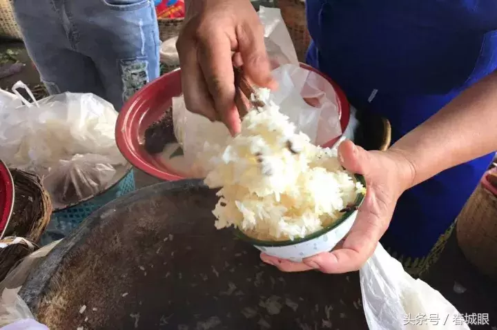 云南名声在外的8家米线店，蹲在墙脚也要吃一碗