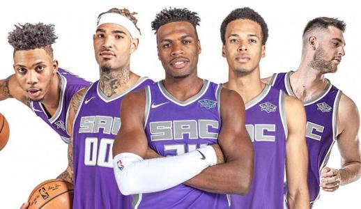 为什么nba比赛都是剧本(今天NBA两场比赛上演剧本，腾讯解说员直接无语了，尤其是独行侠)