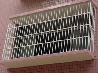 杭州金刚装修：防盗门安装与安全升级一站式服务
