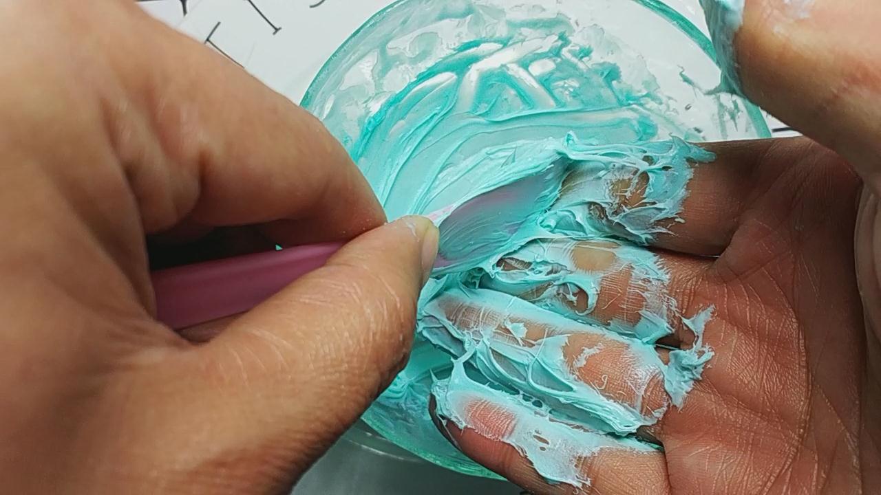 只用牙膏一种材料就可以做史莱姆吗(只用牙膏做的史莱姆) - 趣味头条