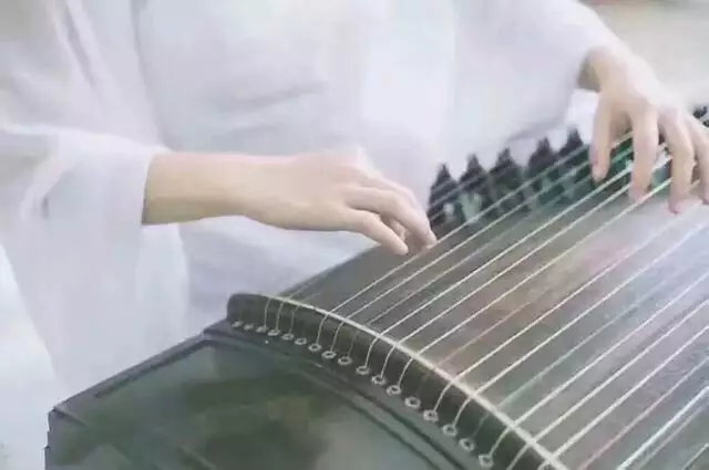 李之仪《卜算子》——思君不见君，共饮长江水