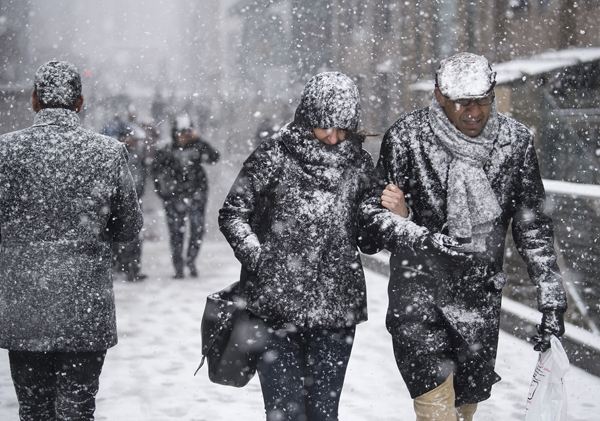 意大利遭大雪袭击(环球｜积雪封门：“东方野兽”寒潮强袭欧洲致数十人冻死)