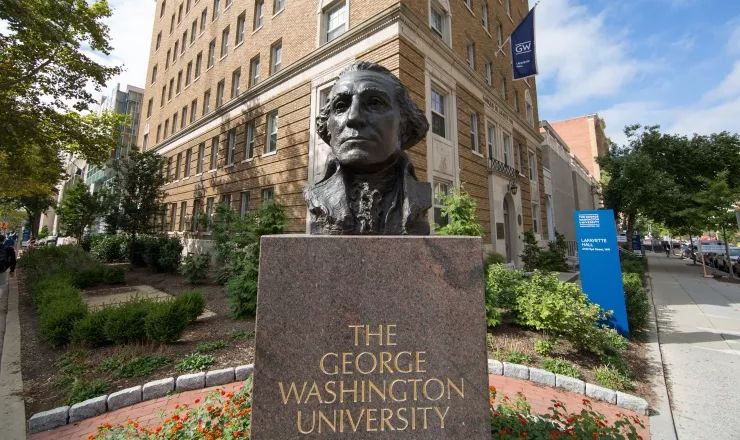 在美国学新闻，毕业后起薪最高的十所大学