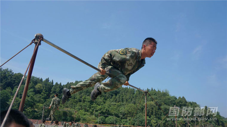 红红火火，我在军营度过本命年