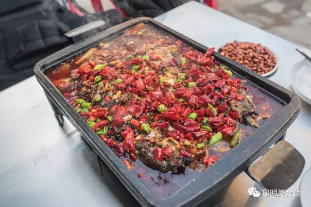 昆明六家名震江湖的烤鱼店，无人不知，凌晨2点也要排队