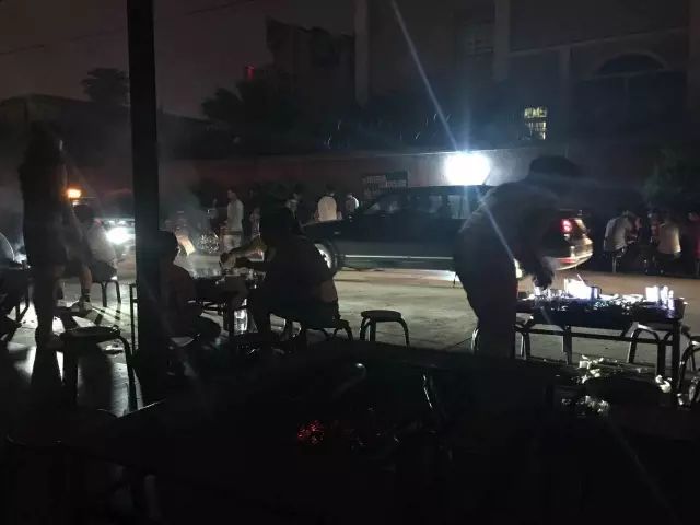 昆明六家名震江湖的烤鱼店，无人不知，凌晨2点也要排队
