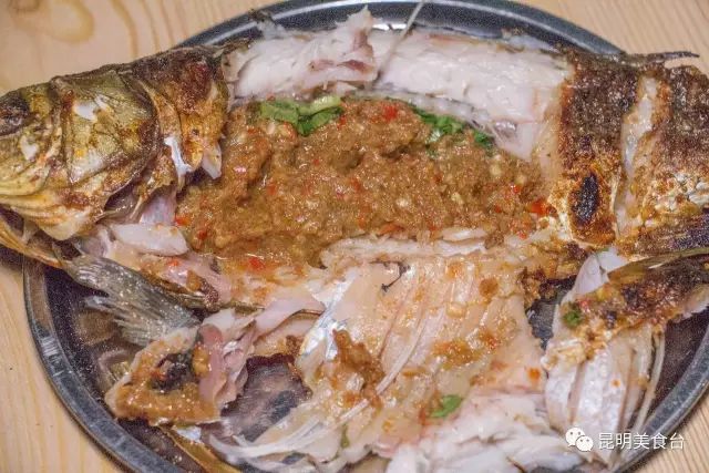 昆明六家名震江湖的烤鱼店，无人不知，凌晨2点也要排队