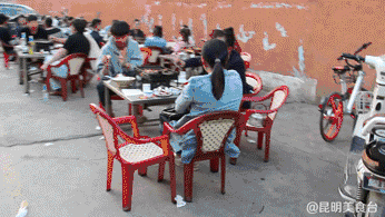 昆明六家名震江湖的烤鱼店，无人不知，凌晨2点也要排队