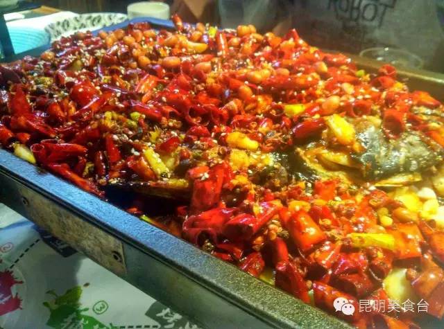 昆明六家名震江湖的烤鱼店，无人不知，凌晨2点也要排队