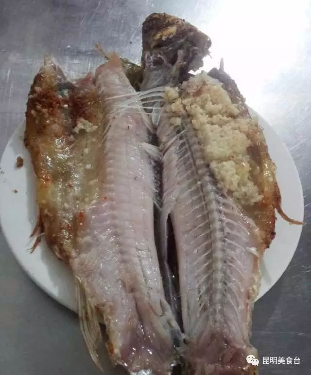 昆明六家名震江湖的烤鱼店，无人不知，凌晨2点也要排队