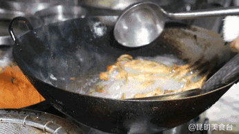 昆明六家名震江湖的烤鱼店，无人不知，凌晨2点也要排队