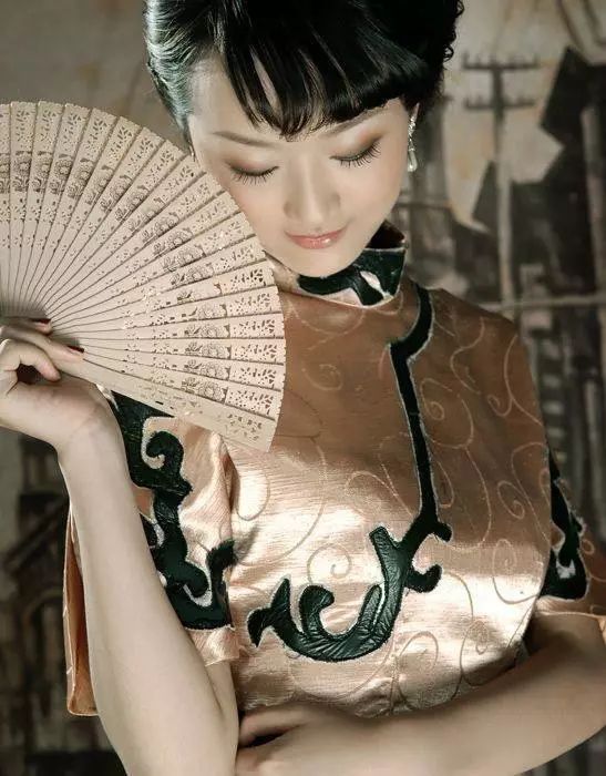 ​【头条才媛】美女诗人杨春杰丁酉现代诗精选