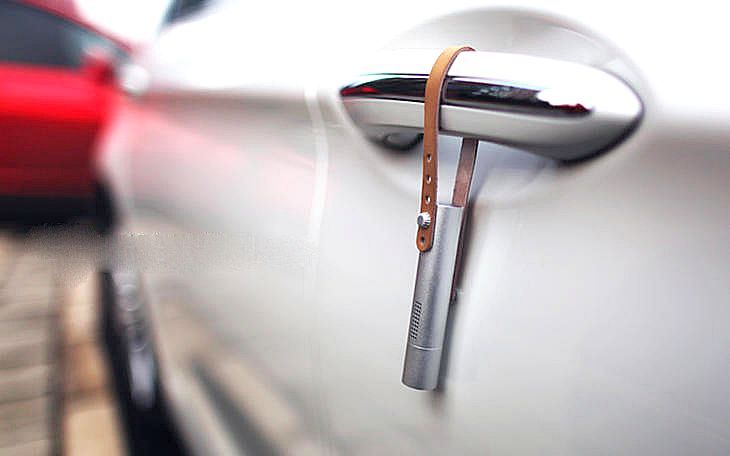 在车里挂上这只“口红”，让你的车内清新一整年