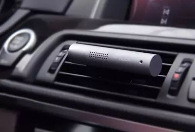 在车里挂上这只“口红”，让你的车内清新一整年