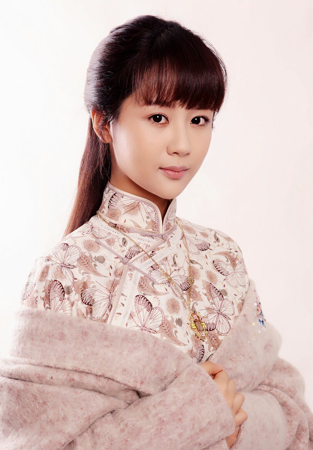 《花非花雾非雾》《战长沙》《大秧歌》《天生要完美》等影视剧,杨紫