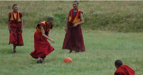 西藏足球俱乐部(这样的主场谁敢与之一战，西藏竟然也有一支职业足球队)